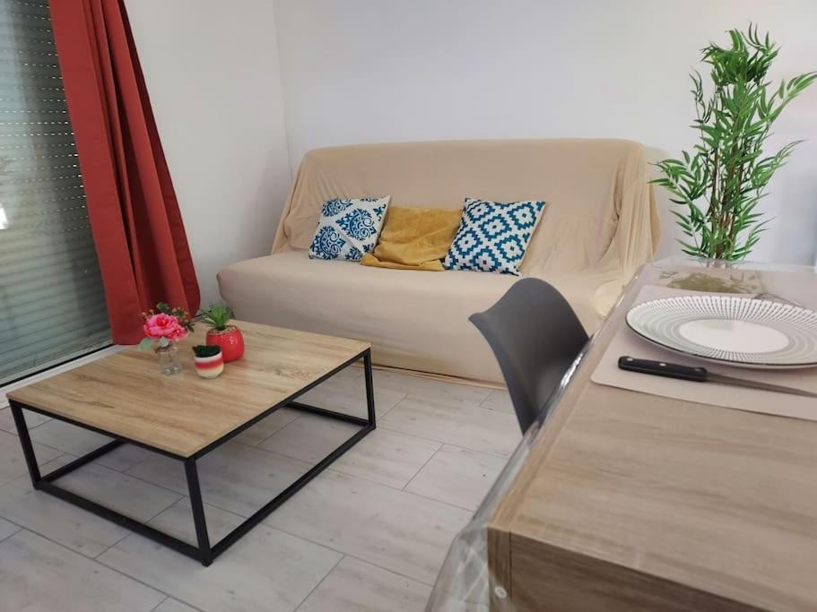 Maison Cosy 3 Chambres A La Campagne L'Abergement-Sainte-Colombe ภายนอก รูปภาพ